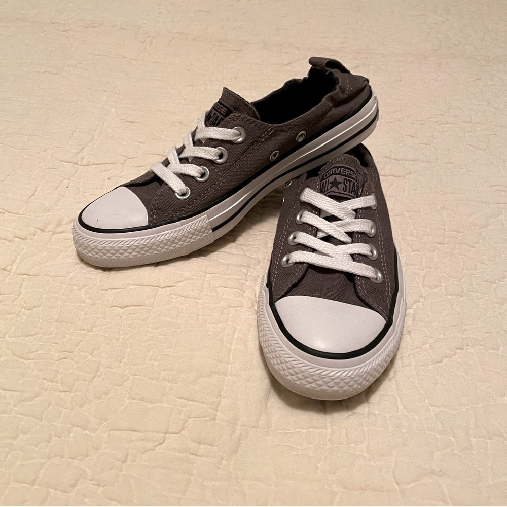 CONVERSE Low Tops with Elastic Slip On, Womens US size 7, GREAT cond, color Gray